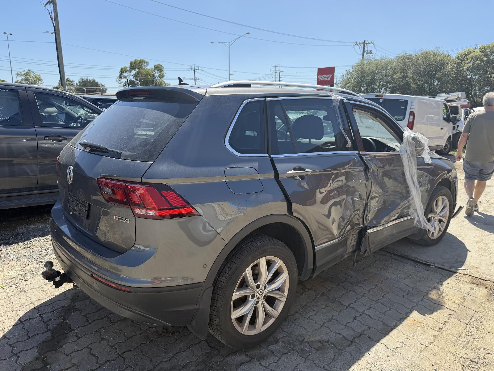 View Auto part Bonnet Volkswagen Tiguan 2019