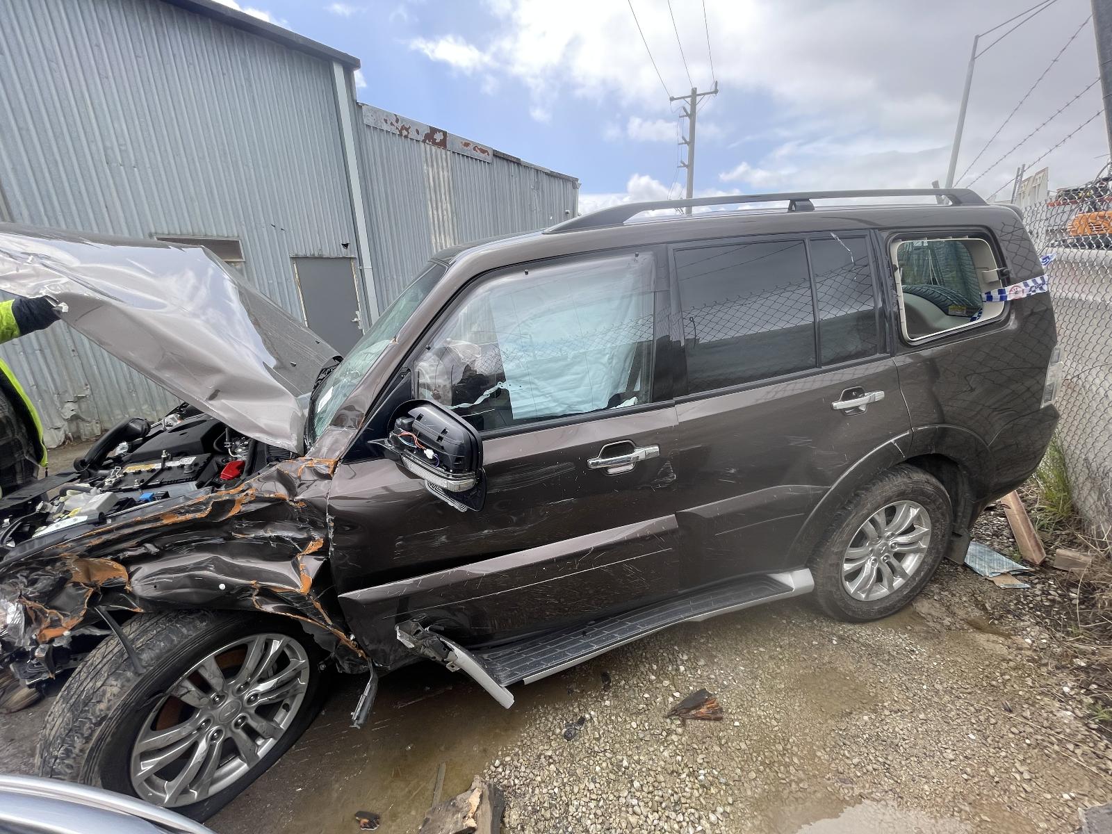 Spare Wheel Carrier Pajero Mitsubishi 2021