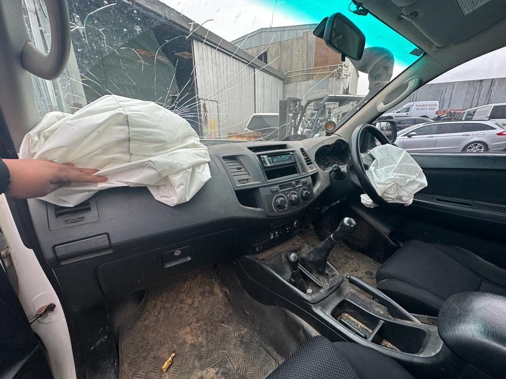 2014 Toyota Hilux Sunvisor View Auto part Sunvisor Toyota Hilux 2014